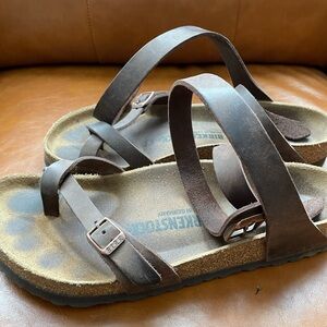 Birkenstock Yara sandals size 40 EU (US size 9-9.5)